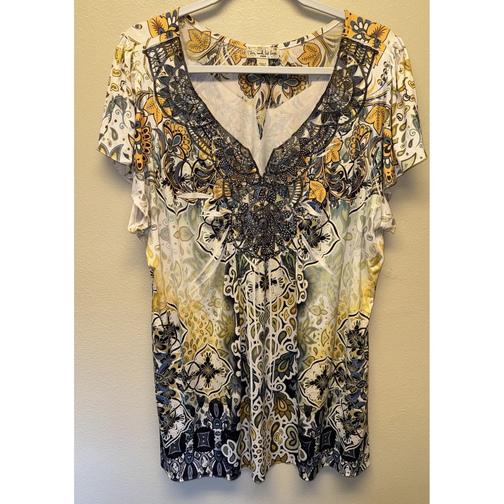 Live And Let Live Blouse Women's 1X Plus Rhinestone Flutter Sleeve Tunic Fluid